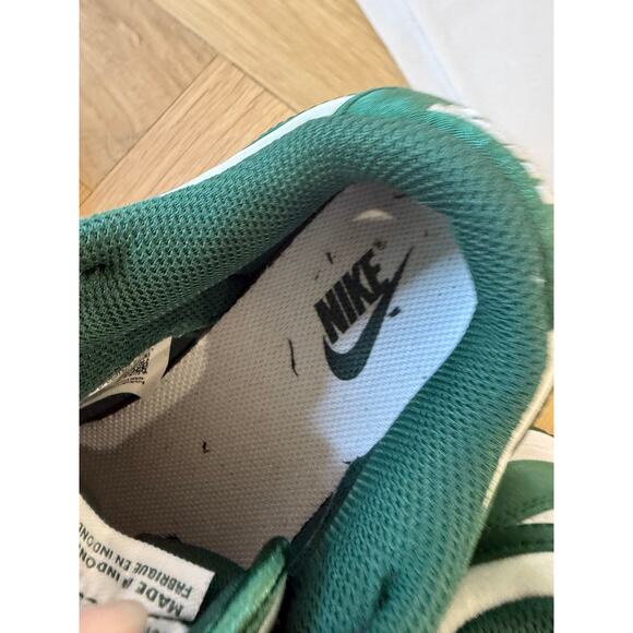 NIKE- Dunk Low Varsity Satin Green and White - US 7 - Picture 14 of 14